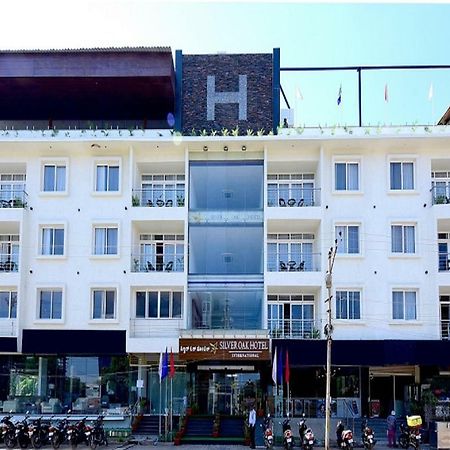 Silver Oak Hotel Mysore Exterior photo